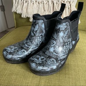 Dansko Rosa Chelsea Pull On Rain Boots